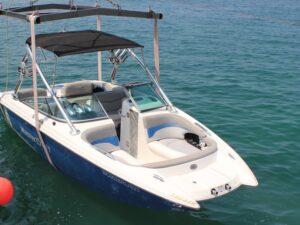Вейсерфинг за катером MasterCraft
