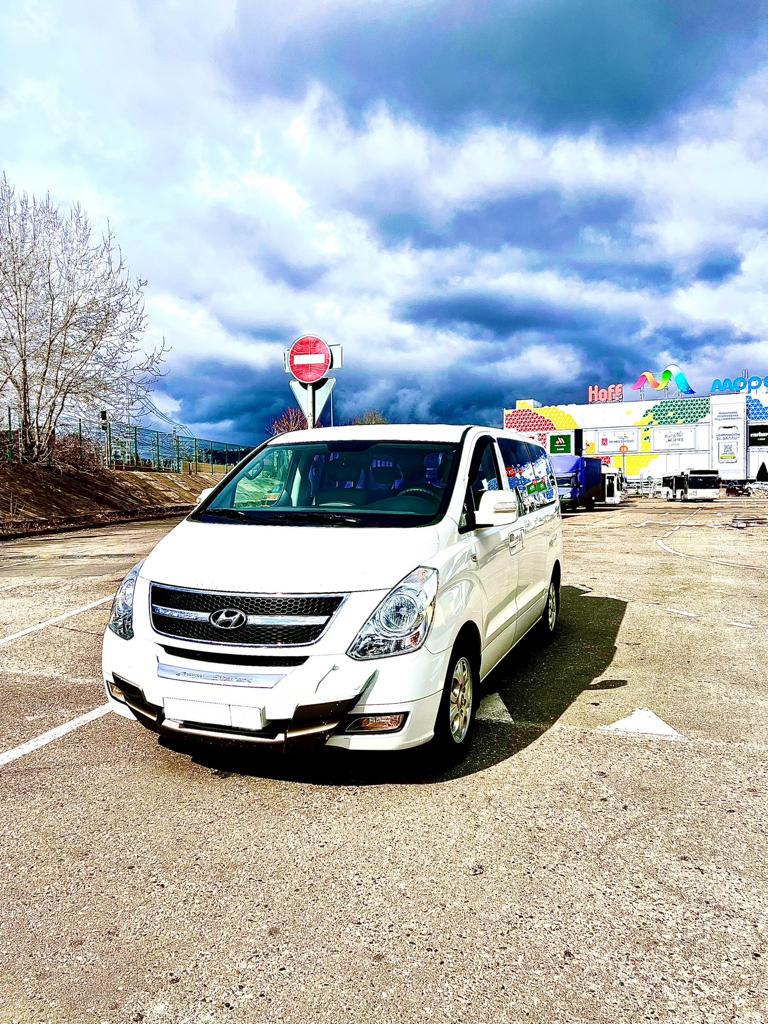 Hyundai Starex