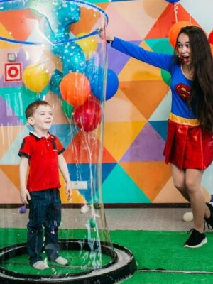 Завораживающее шоу гигантских пузырей