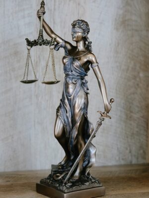 Оформление права собственности на недвижимость Оформление права собственности на недвижимость